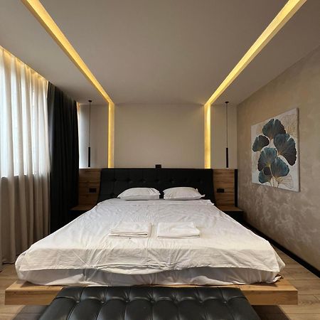 Zet Apartments - Bedroom & Bathroom Pristina Exterior photo