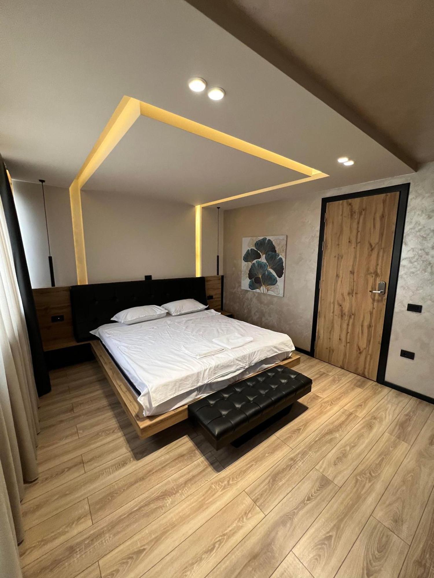 Zet Apartments - Bedroom & Bathroom Pristina Exterior photo