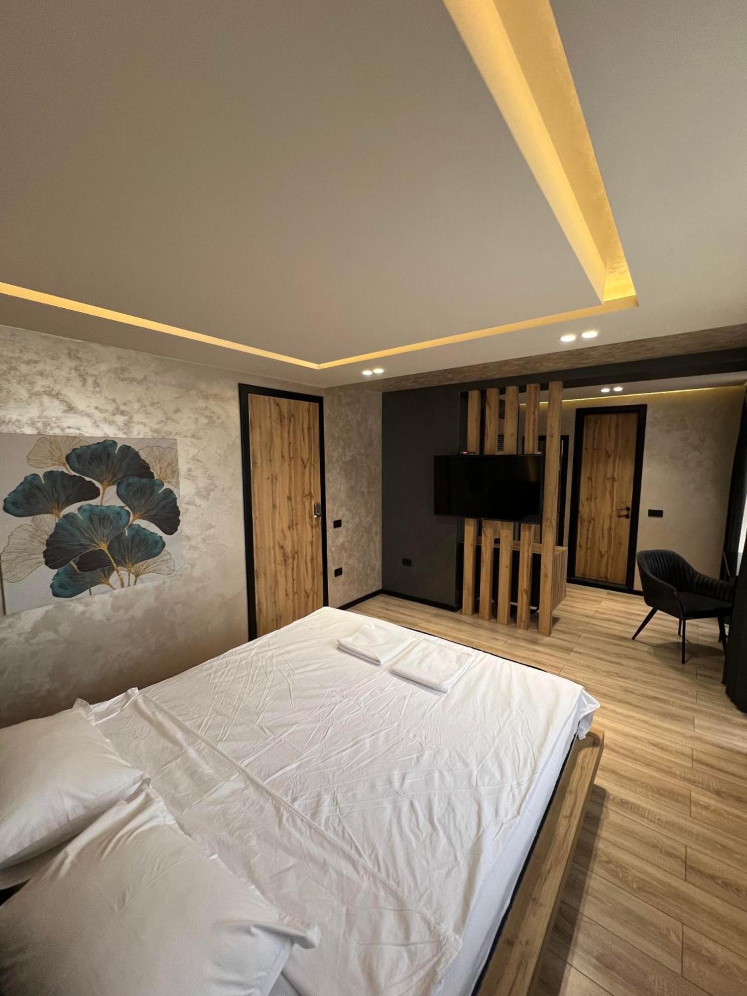 Zet Apartments - Bedroom & Bathroom Pristina Exterior photo