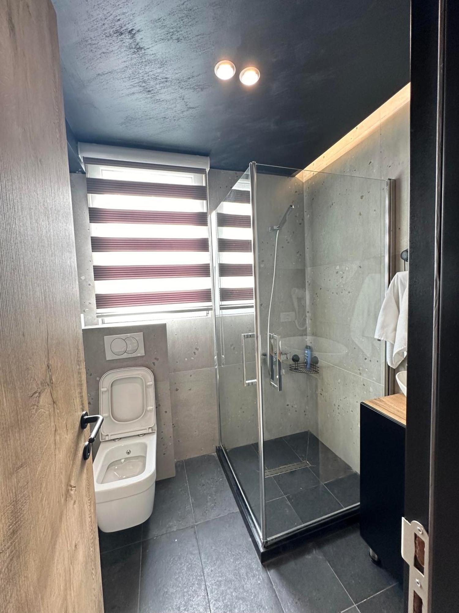 Zet Apartments - Bedroom & Bathroom Pristina Exterior photo